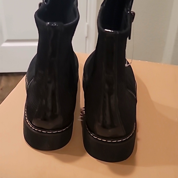 Donald Pliner Suede Comfort Lug Side Zip Booties - Picture 6 of 8